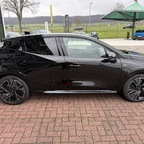 Clio 6 in schwarz